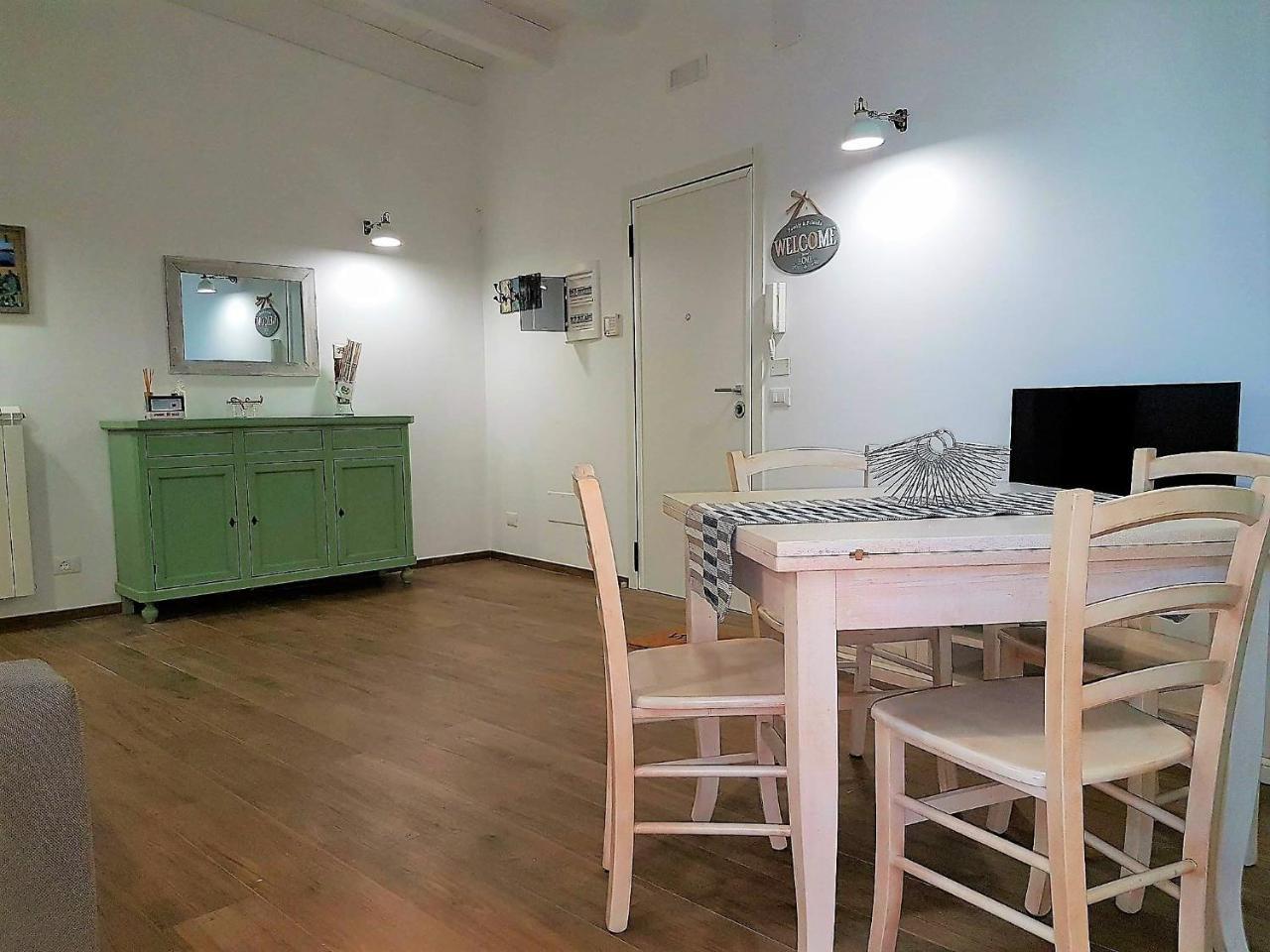 Color Apartment Monopoli Exterior photo